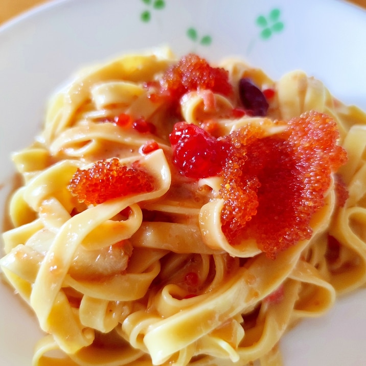 痛風上等! 魚卵3種カルボナーラ風【パスタ100】